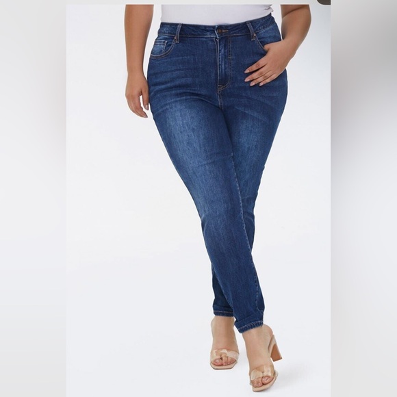 Plus Size High-Rise Skinny Jeans 👖 - Picture 4 of 13